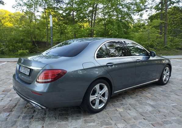 Mercedes-Benz Klasa E cena 139000 przebieg: 161000, rok produkcji 2016 z Koszalin małe 277